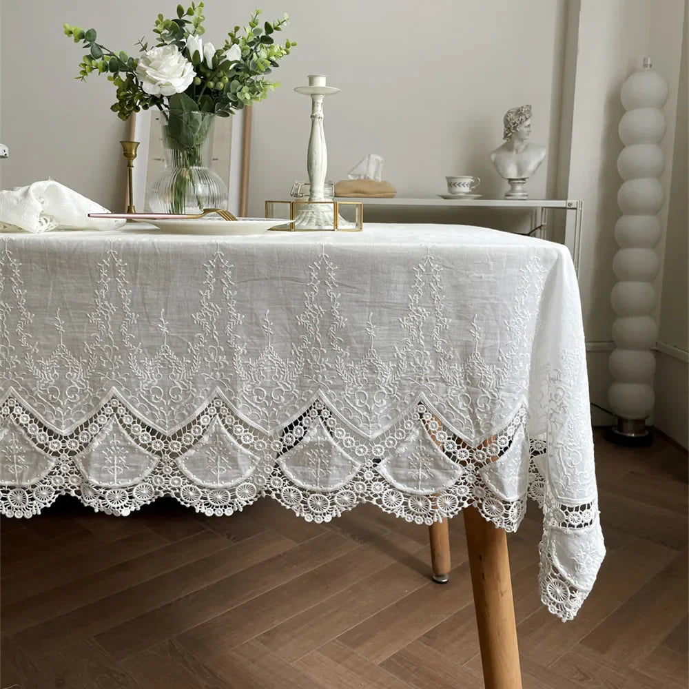 Welche Tischdecke für eine lange Tafel? Größe und Überhang berechnen