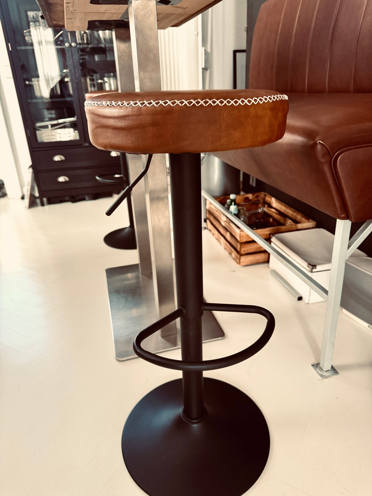 Vintage Barhocker Set, Runder Hocker- Drehbar - Höhenverstellbar.