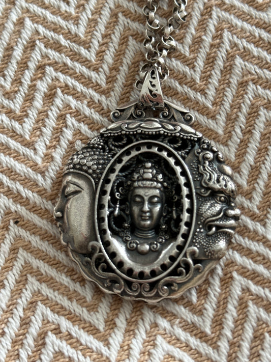 Mein persönlicher Favorit ! Retro Buddah Amulette mit langer Kette. ( Edelstahl versilbert )