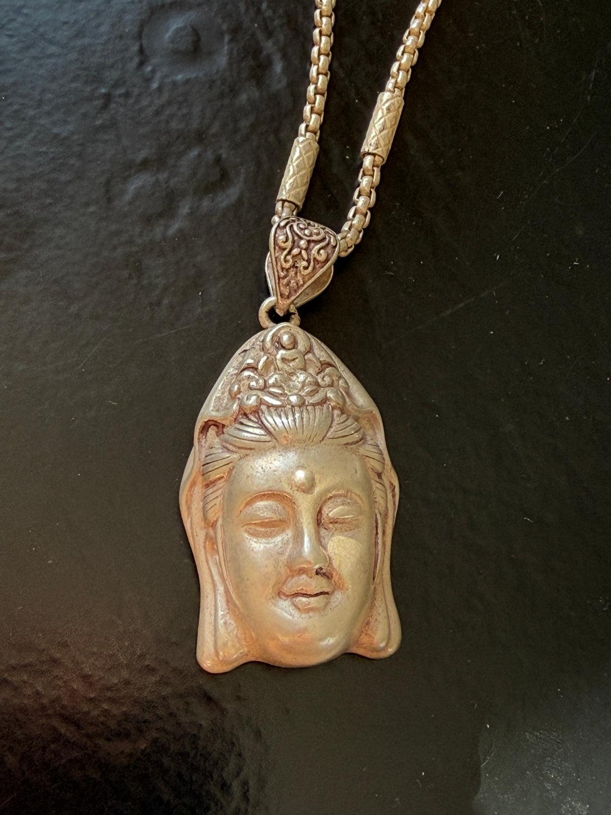  Buddha Kette mit antikem Finish (60 cm Kette) aus tibetischem Silber.