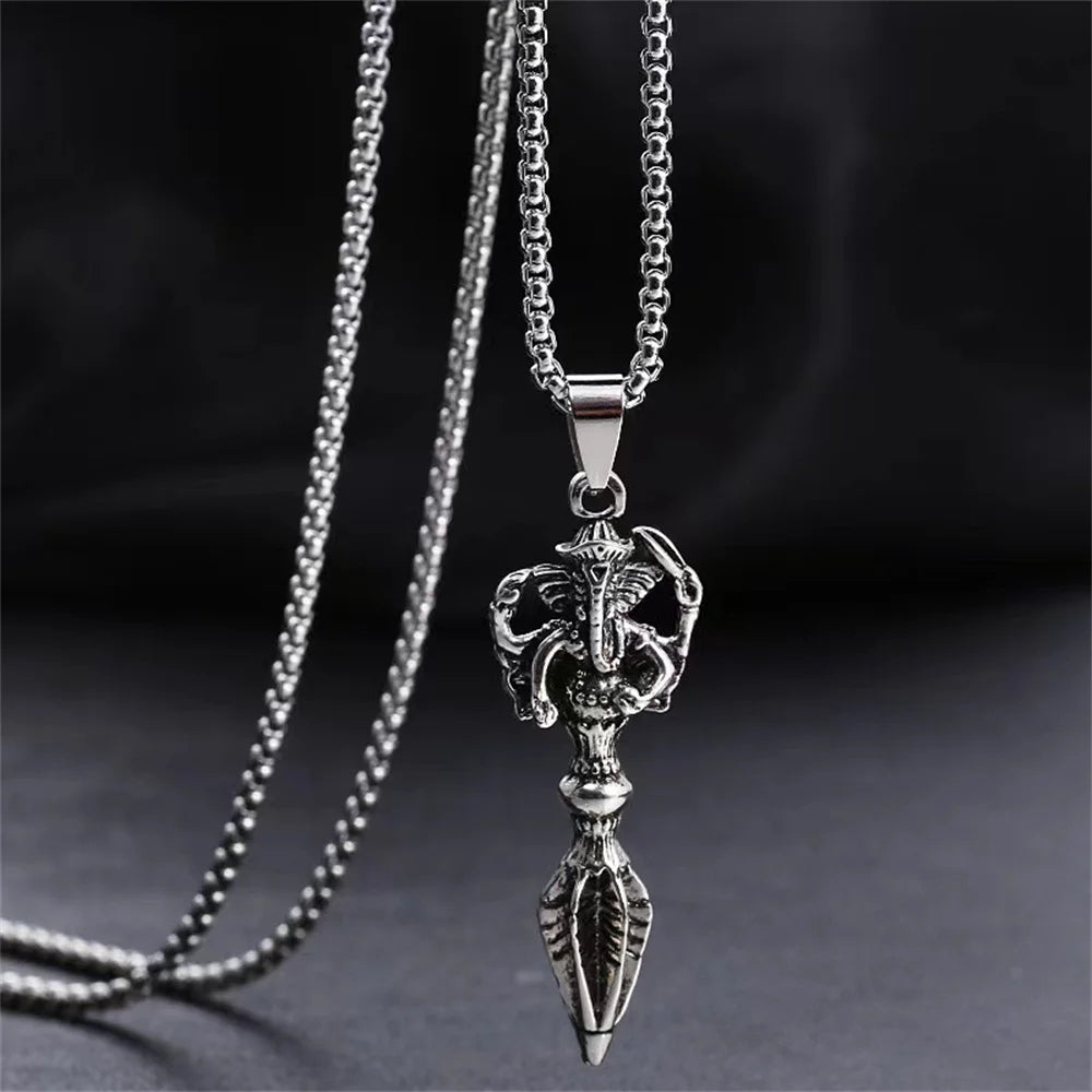 Tibetische Krieger-Kette mit Anhänger aus antiksilbernem Metall, Vorderansicht