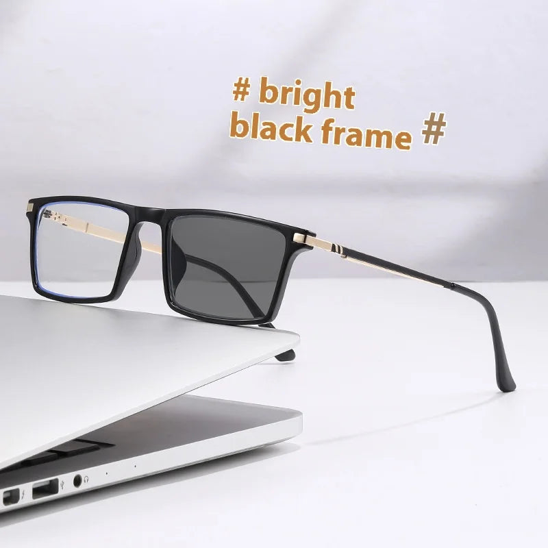 Unisex Lesebrille mit wechselnden, dunkleren Gläsern im Sonnenlicht. 0-4,00