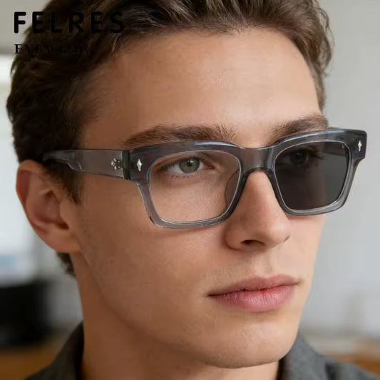 Brille als Modeaccessoire ohne Stärke ! Verdunklung in der Sonne garantiert...
